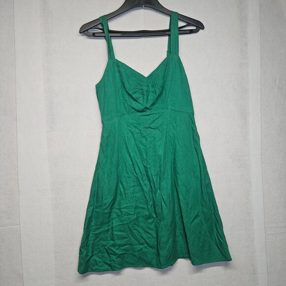 NWT Old Navy Fit & Flare Crepe Mini Dress in Green Mangrove - Picture 2 of 8